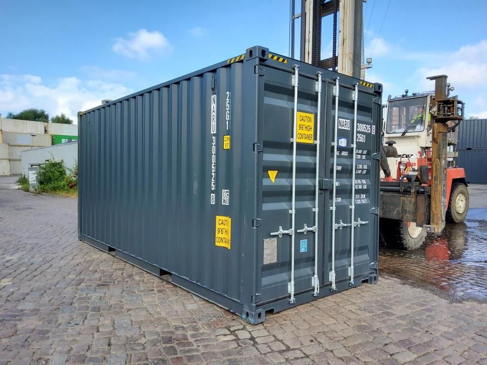 7d9fb79b-befc-40cc-a12a-72c3a57d304b 20-foot shipping container - Image 1